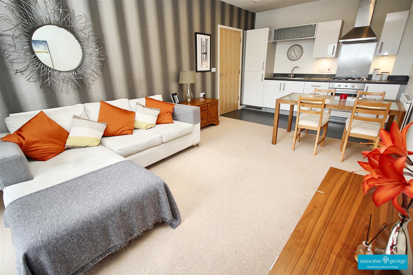 2 bed property in Tay Road, Tilehurst